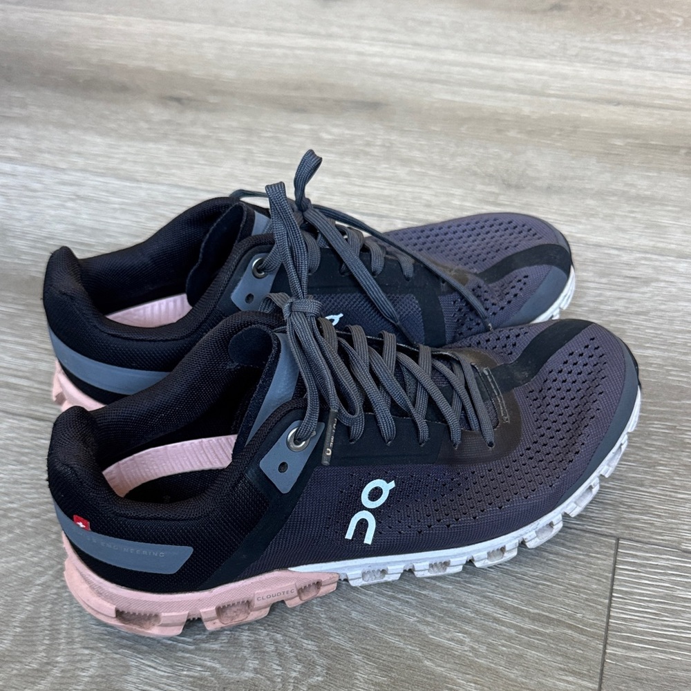 On Running Women's Gray and Pink Athletic Shoes